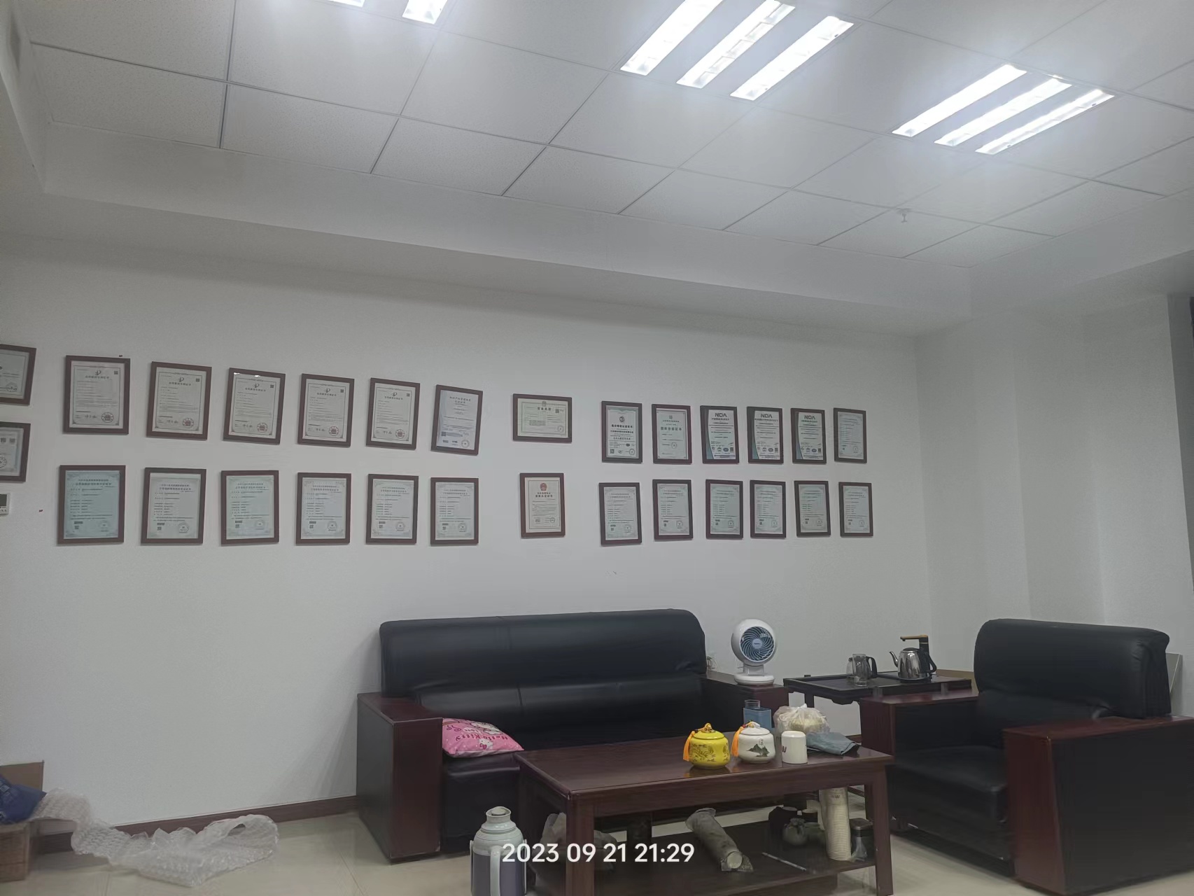 辦公室一角.jpg 辦公室一角.jpg